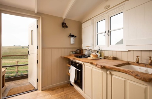Brampton Cabaña | Wagtail - A shepherd’s huts with lots of luxuries, brilliant for stargazing
