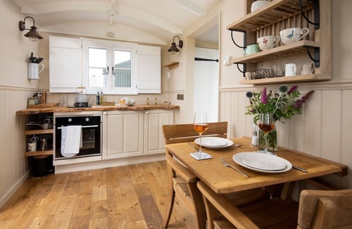 Brampton Cabaña | Wagtail - A shepherd’s huts with lots of luxuries, brilliant for stargazing