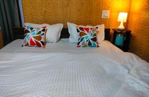 Gulmarg Casa | Wahab's INN - riverside cottage