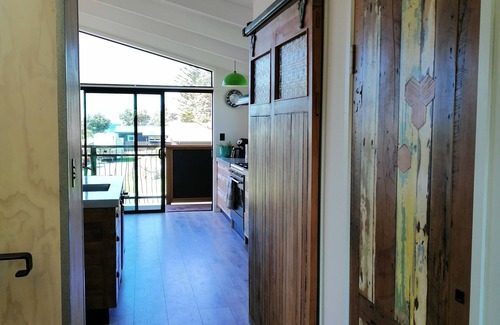Waihi Beach Casa | Waihi Beach Wowzer: Spacious & Stylish Retreat with Sea Views & beach proximity!