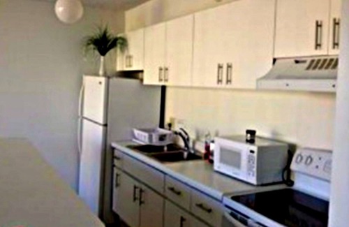 Waikiki Apartamento | Waikiki Banyan - Walk to the Beach