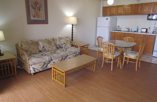 Waikiki Apartamento | Waikiki Banyan - Walk to the Beach