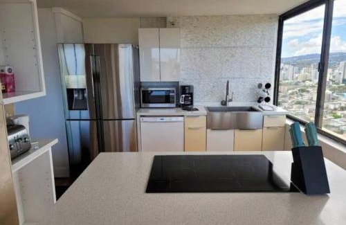 Waikiki Apartamento | Waikiki Ocean View Penthouse 2/2 bdr/bath