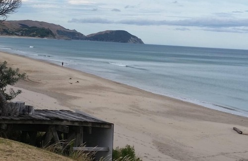 Wainui Apartamento | Wainui Absolute Beachfront Studio Unit
