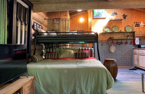 Kukuihaele Cabina | Waipio Valley adjacent; Cozy, serene stream side retreat for two or three