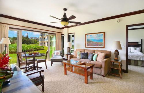 Wailua Apartamento | Waipouli Beach Resort Exquisite Ocean Front Condo in Oceanfront H Building Sleeps 8 AC Pool