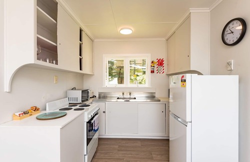 Paihia Cabina | Waitangi Beach Bach 30A
