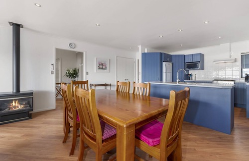 Tauranga Taupo Casa | Waitetoko Waterfront - Waitetoko Holiday Home
