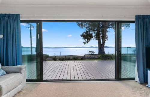 Waitetoko Casa | Waitetoko Waterfront - Waitetoko Holiday Home