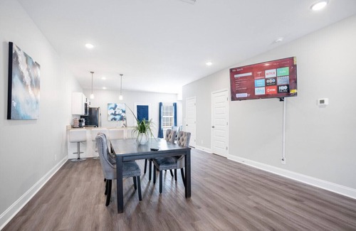 Clarksville Casa | Waiting to Excell: Modern Comfort Off Excell Rd in Sango
