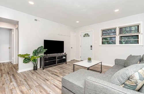 Northeast Virginia Beach Casa | Wake Forest Bungalow - Suite B