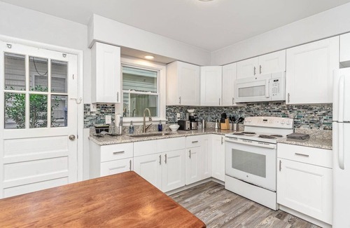 Northeast Virginia Beach Casa | Wake Forest Bungalow - Suite B