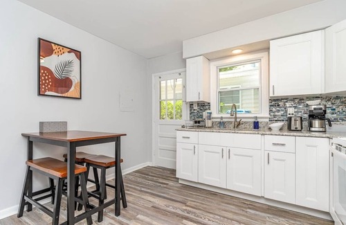 Northeast Virginia Beach Casa | Wake Forest Bungalow - Suite B