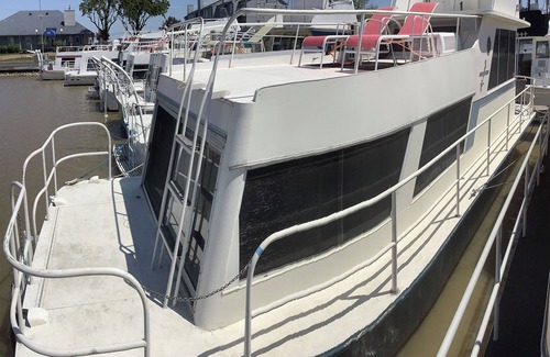 Port Clinton Alquiler De Eote | Wake up ON the lake aboard Island King