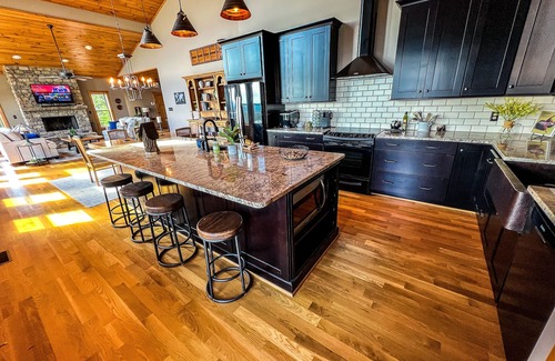 Todd Cabina | Your Perfect Cabin Stay at Panoramic Point Is Just a Click Away!