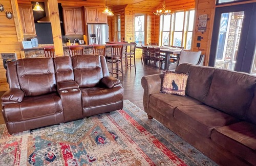Todd Cabina | August Adventures Awaits in the Carolina Mountains @ Skyview Hideaway