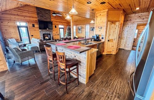 Todd Cabina | August Adventures Awaits in the Carolina Mountains @ Skyview Hideaway