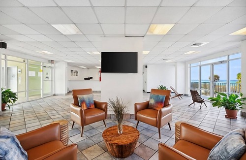 Panama City Beach Hotel | Wake Up to the Sound of Waves – Gorgeous Beachfront Stay, Free Parking
