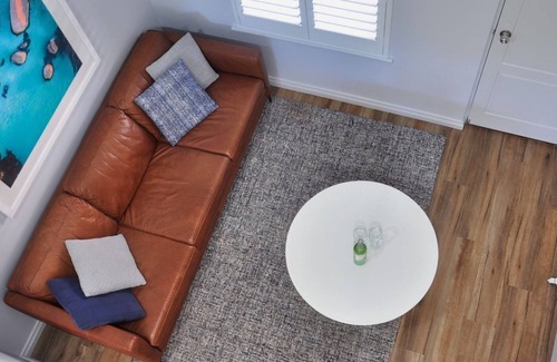 Middleton Beach Casa | Wake up to the smell of freshly ground coffee and the sound of waves