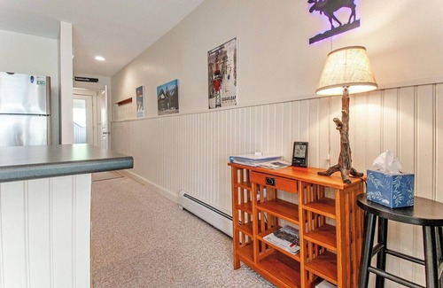 Carrabassett Valley Condominio | Wake Up to Ski Runs, Wind Down by the Fire