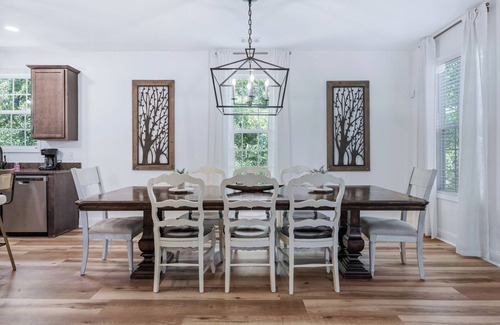 Salem Casa | Wakeboard Run on Lake Keowee- with dock + Firepit + sleeps 14
