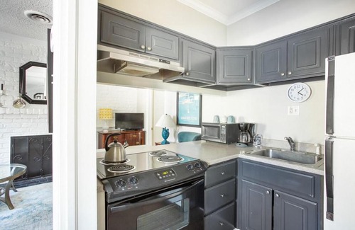 Historic District - North Casa | Wakefield Cottage by Lucky Savannah