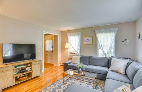 Wakefield-Peacedale Apartamento | Wakefield Escape Walk to Downtown and Near Beaches!