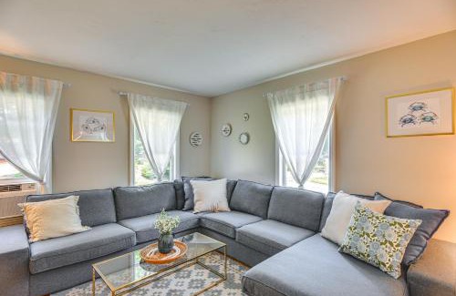Wakefield-Peacedale Apartamento | Wakefield Escape Walk to Downtown and Near Beaches!