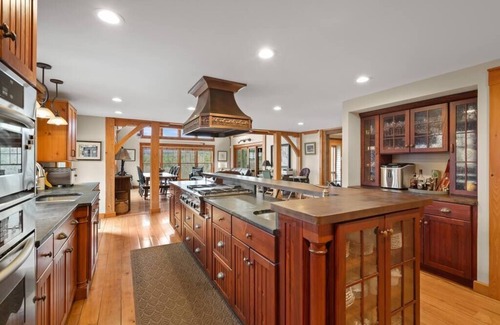 East Dover Casa | Wakelee Farm | Close to Mt. Snow on 40 Acres!