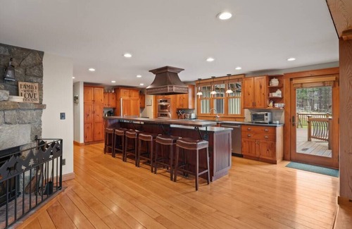 East Dover Casa | Wakelee Farm | Close to Mt. Snow on 40 Acres!