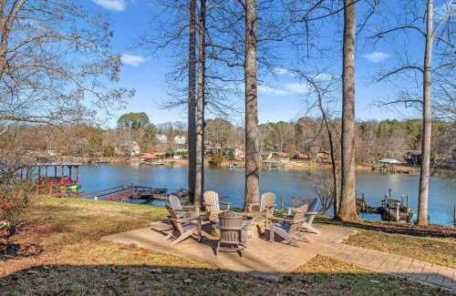 Sherrills Ford Casa | Waking Up Norman Lakefront Getaway Fire Pit Lake Views