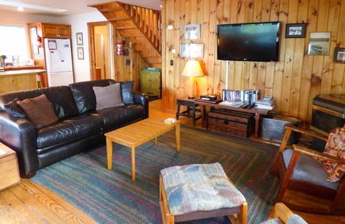 Town of Jerusalem Casa | Wakiva Esperanza: Beautiful Lakefront and Dog-friendly Home