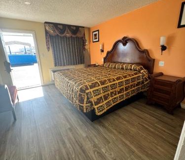 Sunrise Manor Hotel | Walden Motel