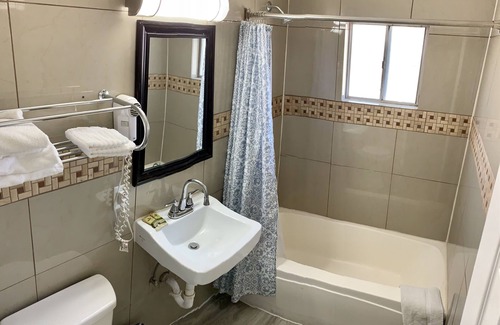 Sunrise Manor Hotel | Walden Motel