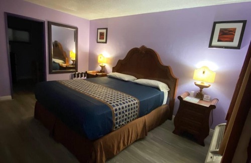 Sunrise Manor Hotel | Walden Motel
