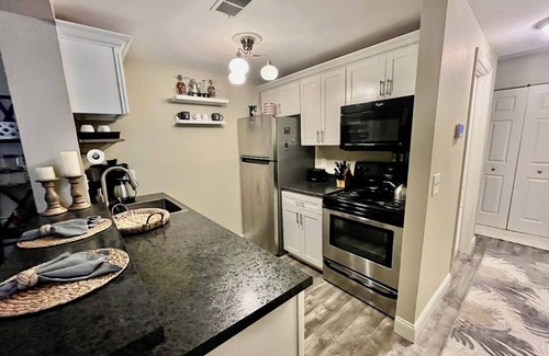 Port Clinton Condominio | Walden's Erie Abode. Less than a mile from the Jet Express!!!