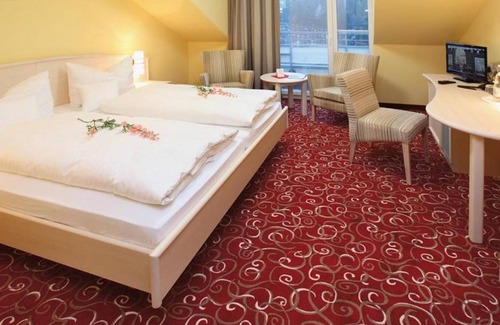 Ortsmitte Hotel | Waldhaus Am See