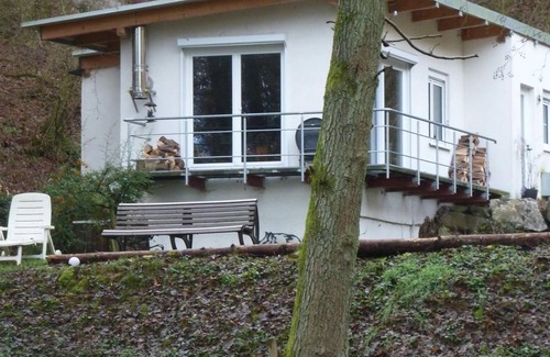 Ulmet Apartamento | Waldhaus am Teich - Ferienhaus, Dusche, WC, 1 Schlafraum