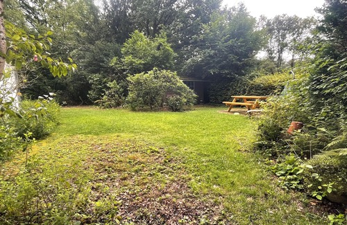 Remscheid Casa | Waldhaus - Central and family-friendly with a large fenced garden.