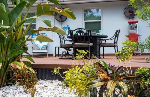 Bradenton Condominio | Walk 2 Restaurants-King Bed-Near Beaches & IMG.