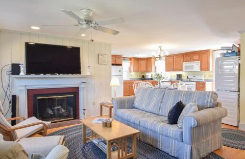 South Yarmouth Casa | Walk 3 Mins to Private Assoc Beach