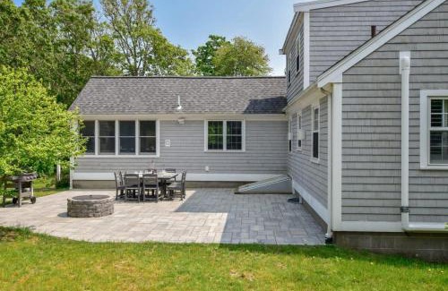 South Harwich Casa | Walk 300 Yards to Beach!