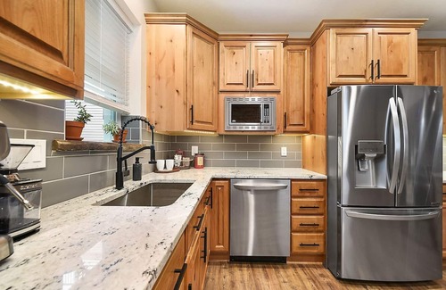 Lawrenceville Casa | Walk Everywhere★Custom Remodel★Off-Street Parking