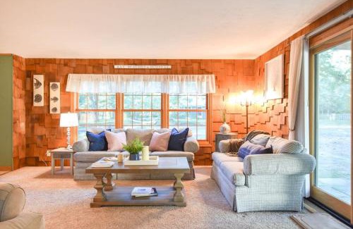 North Eastham Casa | Walk Half Mile to Amazing Bayside Beach