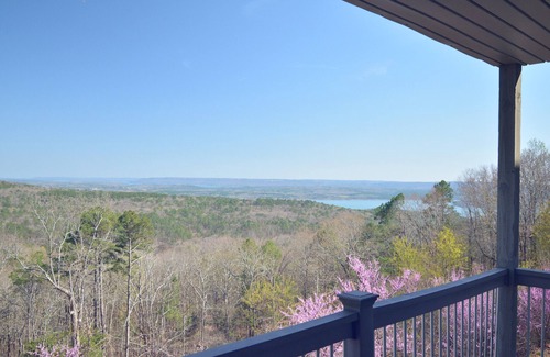 Fairfield Bay Condominio | Walk in, 2 bed 2 bath Condo, Pool access, Tennis courts, and Close to Marina.