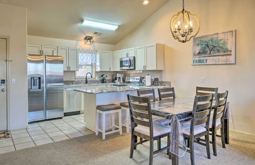 Branson West Condominio | Walk-In Branson West Condo w/ Balcony, Pool Access