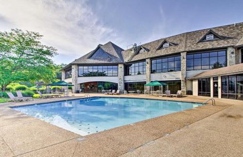 Branson West Apartamento | Walk-In Branson West Condo with Balcony, Pool Access