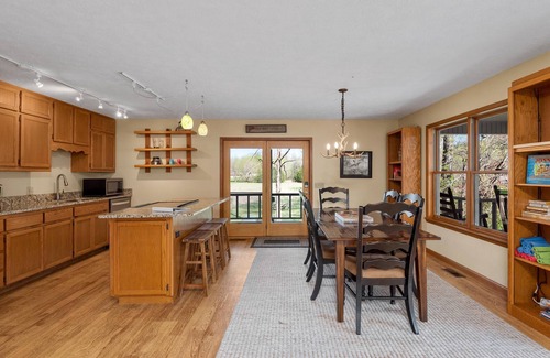 Norfork Cabaña | Walk-in Norfork River Access! 6 Acres of Privacy! Old Charlie's on the Norfork River