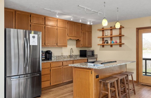 Norfork Cabaña | Walk-in Norfork River Access! 6 Acres of Privacy! Old Charlie's on the Norfork River