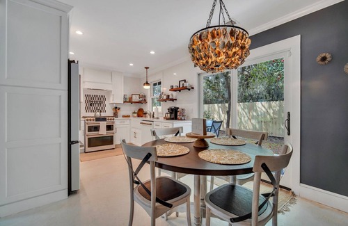 Olde Town Casa | Walk into Bluffton/ BOHO Home & Carriage House-HA